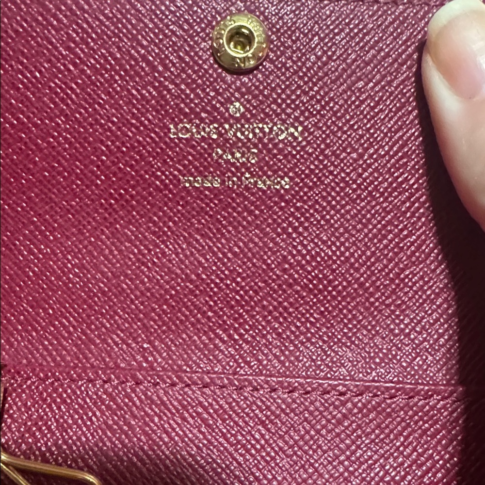 Beautiful Louis Vuitton 6 key holder - Picture 7 of 8